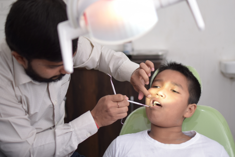 علاج الأسنان للأطفال